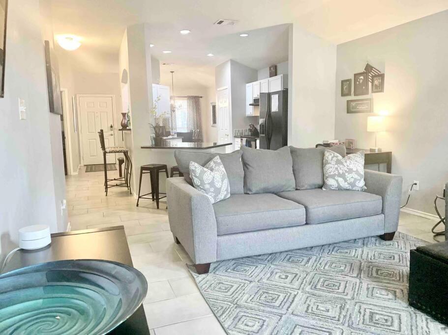 Modern Updates - Great Location - King Bed- Bmt San Antonio Exterior foto