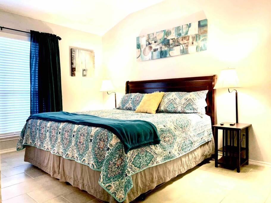 Modern Updates - Great Location - King Bed- Bmt San Antonio Exterior foto